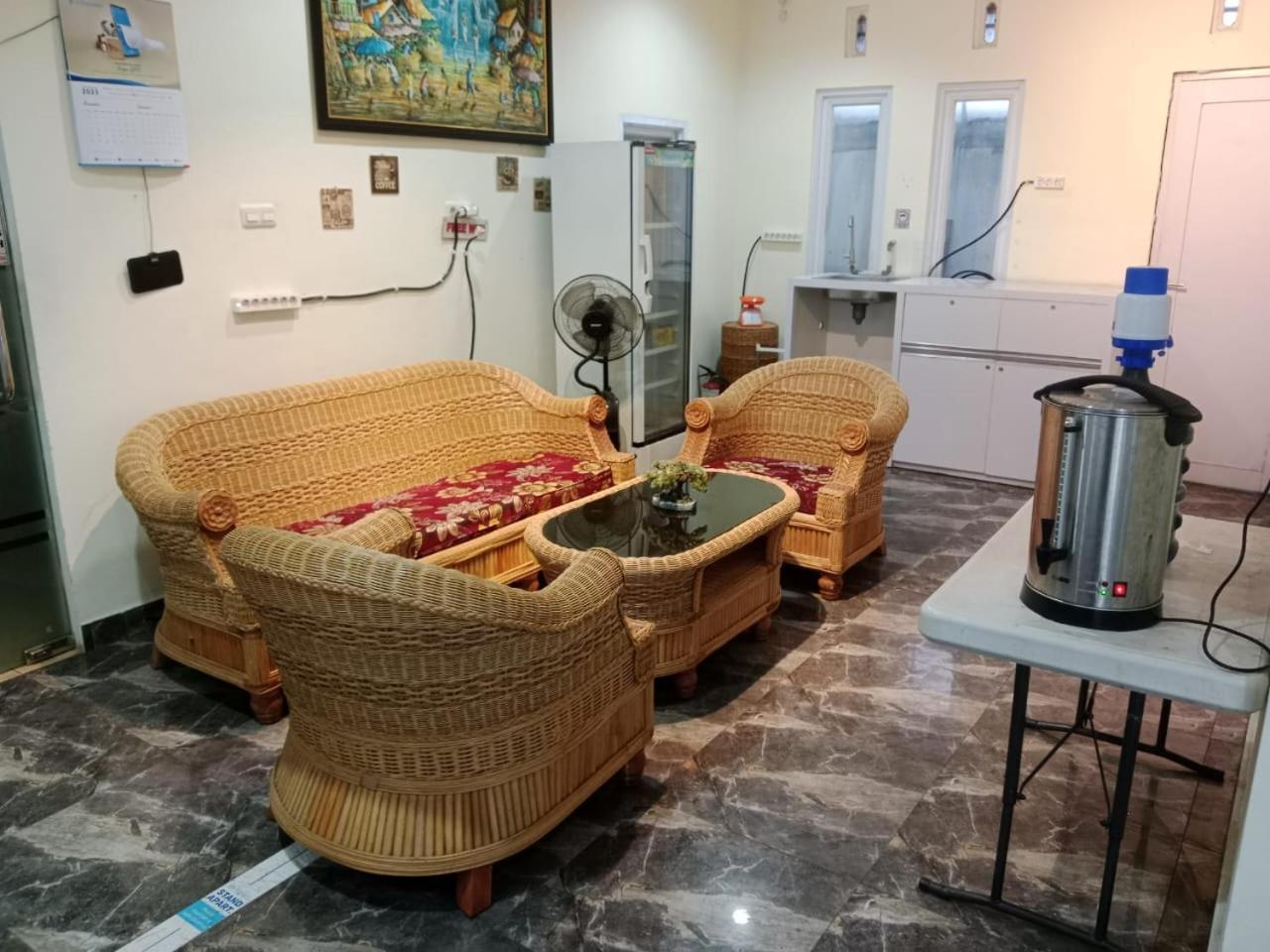 Macan Kumbang Residence パレンバン エクステリア 写真